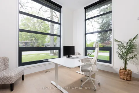 363 Burton Rd, Oakville, ON L6K 2L3