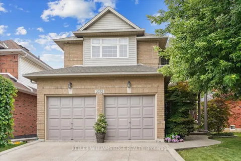 2232 Creekview Dr, Burlington, ON L7M 4N5