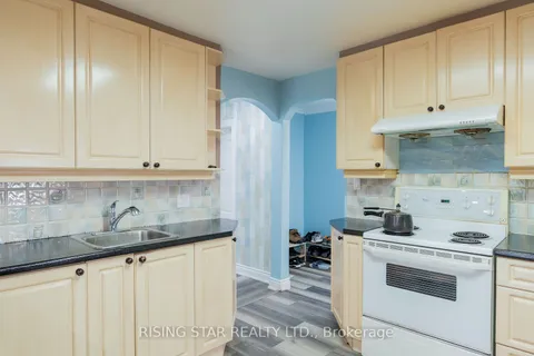 13 Murray St, Brampton, ON L6X 1R6