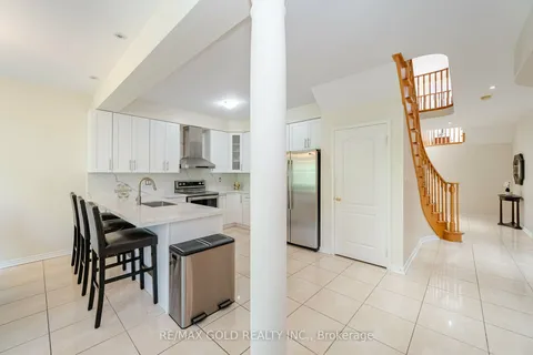 5227 Misty Pine Cres, Mississauga, ON L5M 8C1