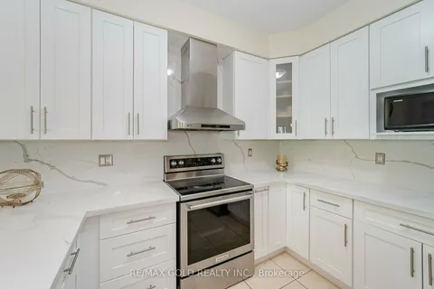 5227 Misty Pine Cres, Mississauga, ON L5M 8C1