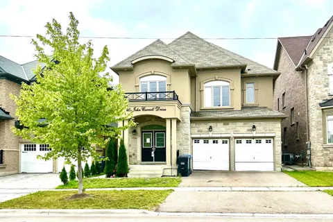 40 John Carroll Dr, Brampton, ON L6P 4J8