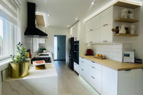 199 WILLOWRIDGE Rd, Toronto, ON M9R 3Z8