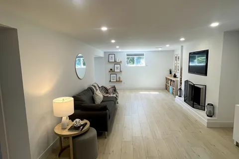 199 WILLOWRIDGE Rd, Toronto, ON M9R 3Z8