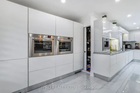 3484 Riverspray Cres, Mississauga, ON L4Y 3M7