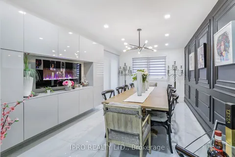 3484 Riverspray Cres, Mississauga, ON L4Y 3M7