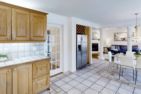 3158 Avalon Dr, Mississauga, ON L5N 5N5