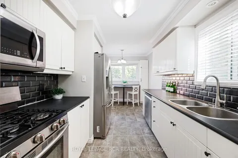 32 Darsam Crt, Orangeville, ON L9W 4B4