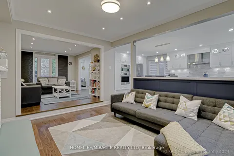 158 Hanson Rd, Mississauga, ON L5B 2E4