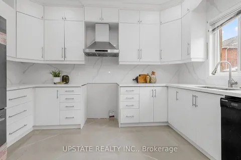 14 Milkweed Cres, Brampton, ON L7A 1T8