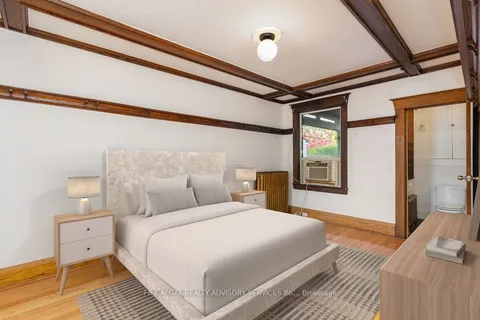 1778 Dufferin St, Toronto, ON M6E 3P4