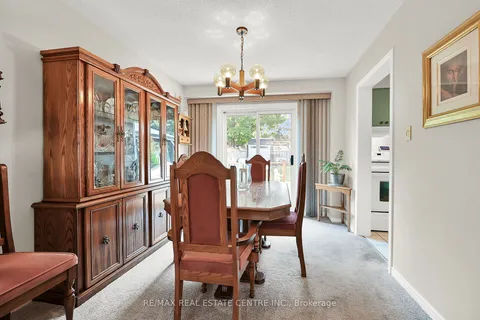 3011 SANDLEWOOD Crt, Burlington, ON L7M 3A3