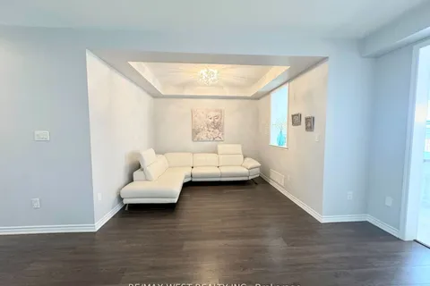33 Feeder St, Brampton, ON L7A 4T9