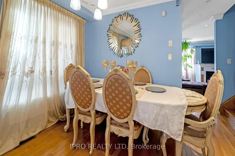 21 Spencer Dr, Brampton, ON L7A 2A2