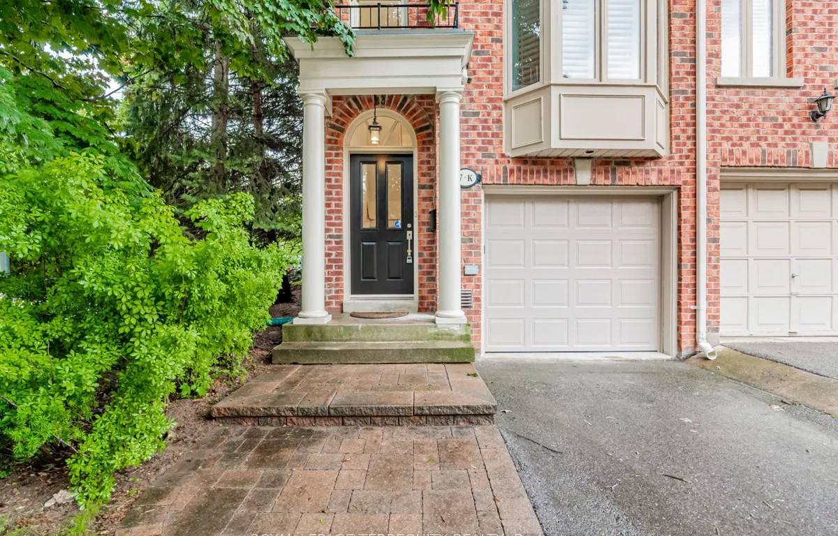 7K Brussels St, Toronto, ON M8Y 1H2