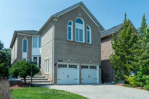 5582 Mcfarren Blvd, Mississauga, ON L5M 5X8