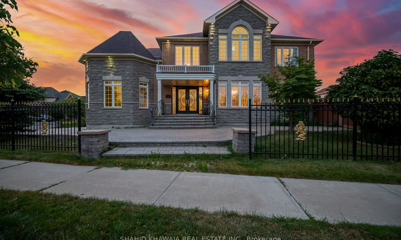 5499 Doctor Peddle Cres, Mississauga, ON L5M 0K7