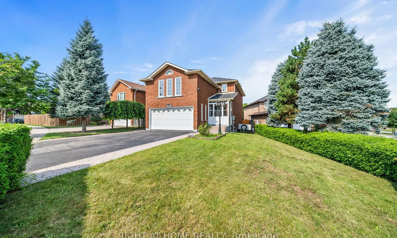 4256 Elora Dr, Mississauga, ON L5B 3H9