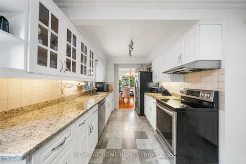 4256 Elora Dr, Mississauga, ON L5B 3H9