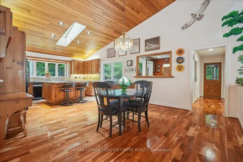 5590 Steeles Ave, Milton, ON L9E 0R5