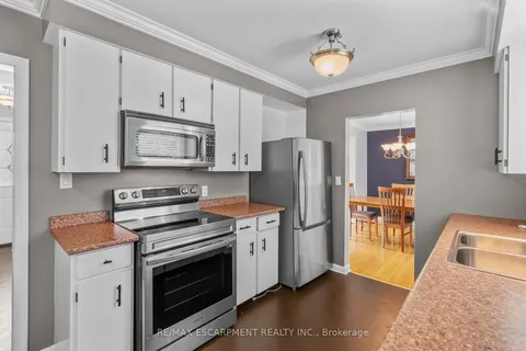 1465 Jefferson Rd, Burlington, ON L7P 2C7
