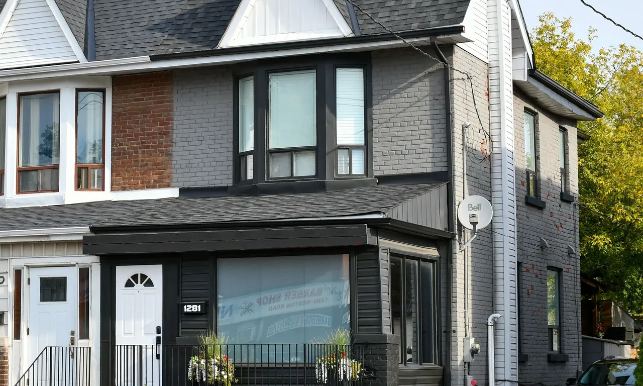 1281 Weston Rd, Toronto, ON M6M 4R2