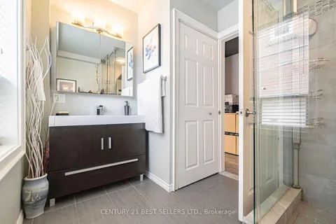 1281 Weston Rd, Toronto, ON M6M 4R2