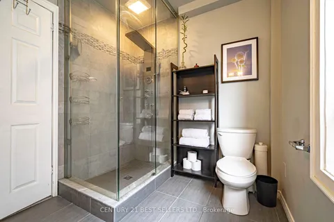 1281 Weston Rd, Toronto, ON M6M 4R2