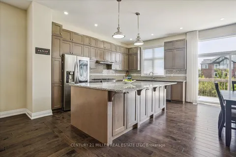 3186 Hines Dr, Oakville, ON L6M 0Z9