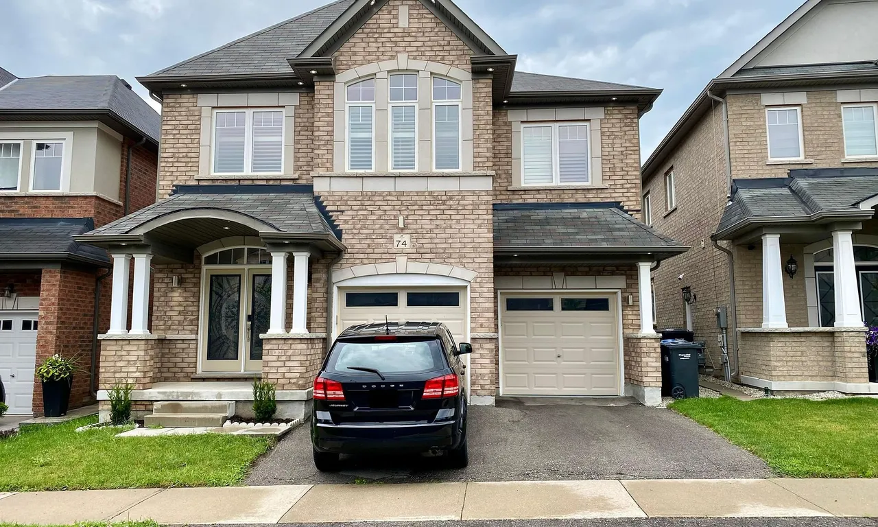 74 Thornbush Blvd, Brampton, ON L7A 4K1