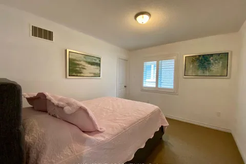 74 Thornbush Blvd, Brampton, ON L7A 4K1