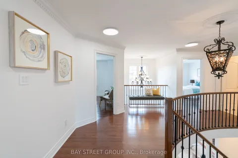 1376 Ferncrest Road, Oakville, ON L6H 7W3