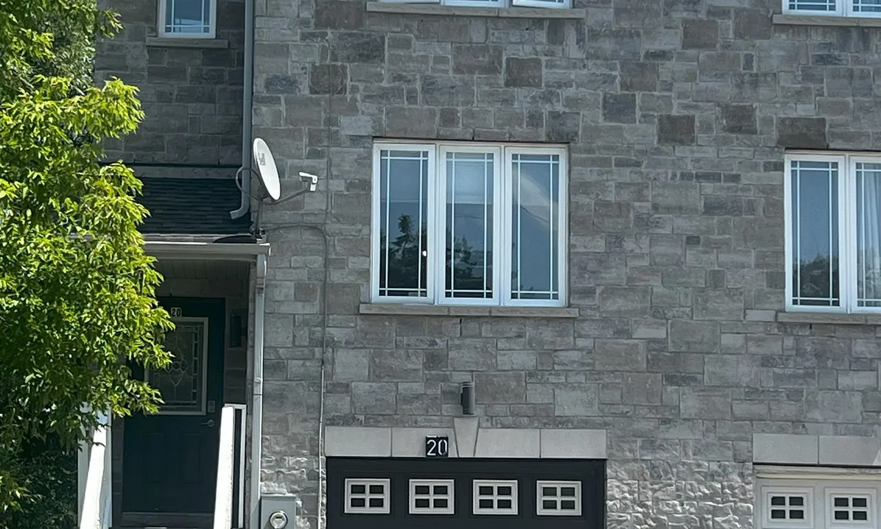 20 Sherbourne Ave, Orangeville, ON L9W 2A6