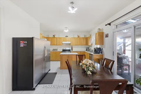 36 Lexington Rd, Brampton, ON L6P 2B6
