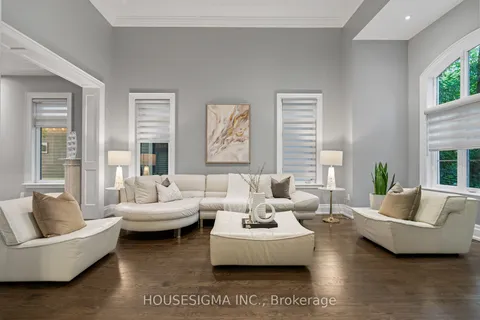 1290 Lakebreeze Dr, Mississauga, ON L5G 3W6