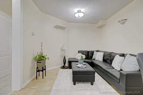 289 Wildgrass Rd, Mississauga, ON L5B 4G9