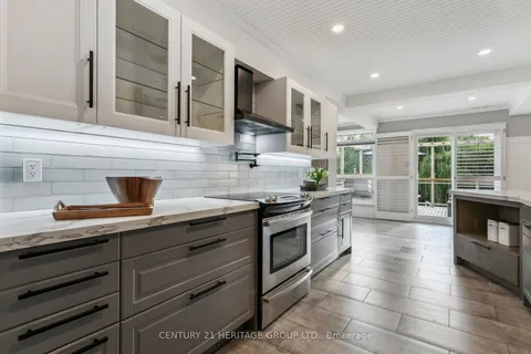 25 Waltham Dr, Toronto, ON M9V 1S6