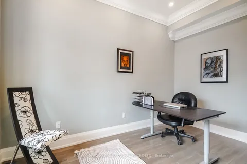 1211 Pinegrove Rd, Oakville, ON L6L 2W8