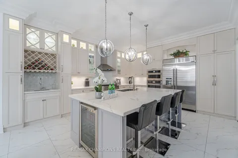 10 Minister Rd, Brampton, ON L6P 4J7