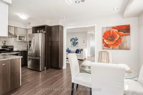 486 Queen Mary Dr, Brampton, ON L7A 4N3