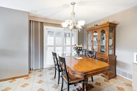 3350 Lehigh Cres, Mississauga, ON L4T 1W8