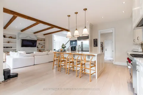 604 Maplehurst Ave, Oakville, ON L6L 4Z1