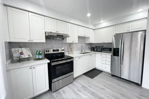 43 Millennium Dr, Toronto, ON M6M 5K5