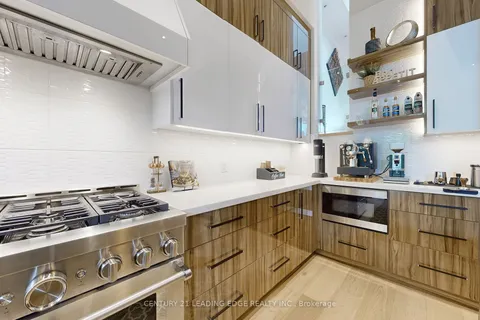 32 Algoma St, Toronto, ON M8Y 1C3