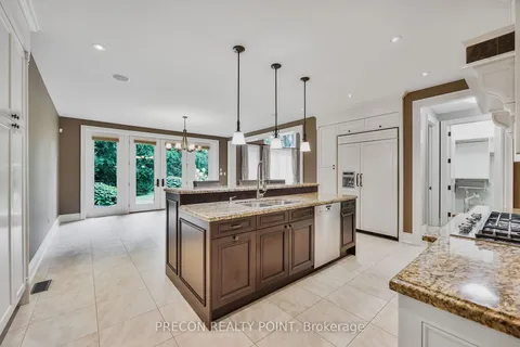 1443 Aldo Dr, Mississauga, ON L5H 3E8
