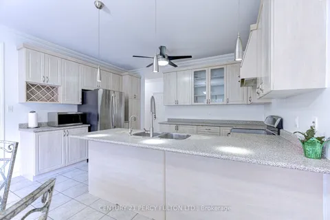 17 Redwillow Rd, Brampton, ON L6P 2A4