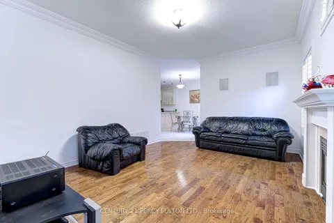 17 Redwillow Rd, Brampton, ON L6P 2A4
