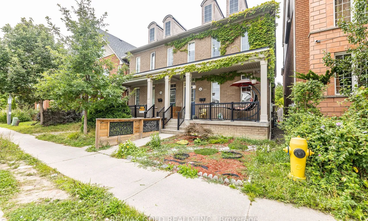 34 Bowsfield Rd, Toronto, ON M3J 3R3