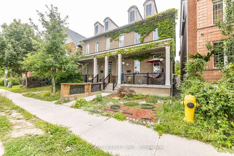 34 Bowsfield Rd, Toronto, ON M3J 3R3