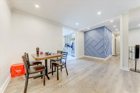 19 Swanhurst Blvd, Mississauga, ON L5N 1B6